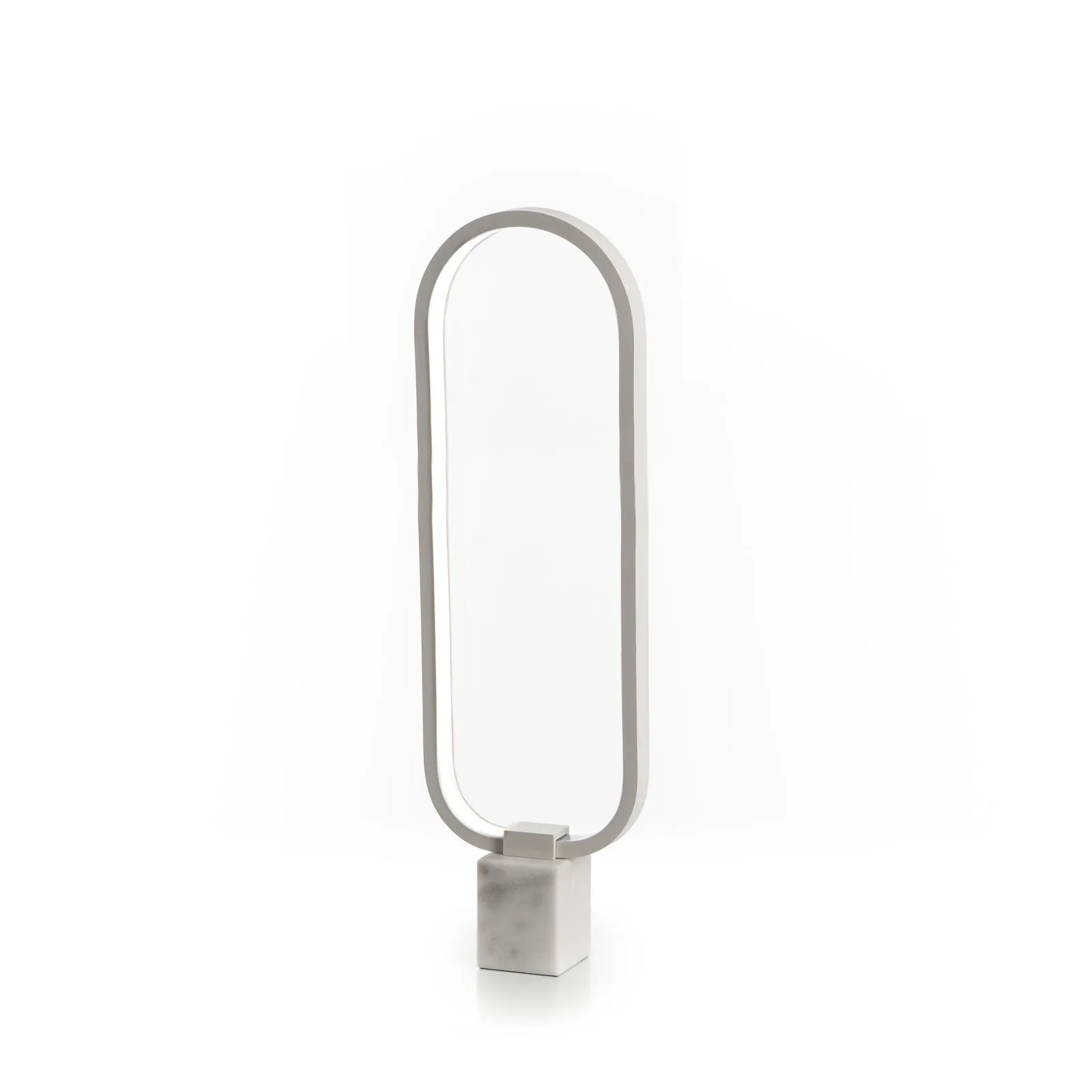 Lampada da tavolo Naos Stones ad anello con base in marmo su fondo bianco