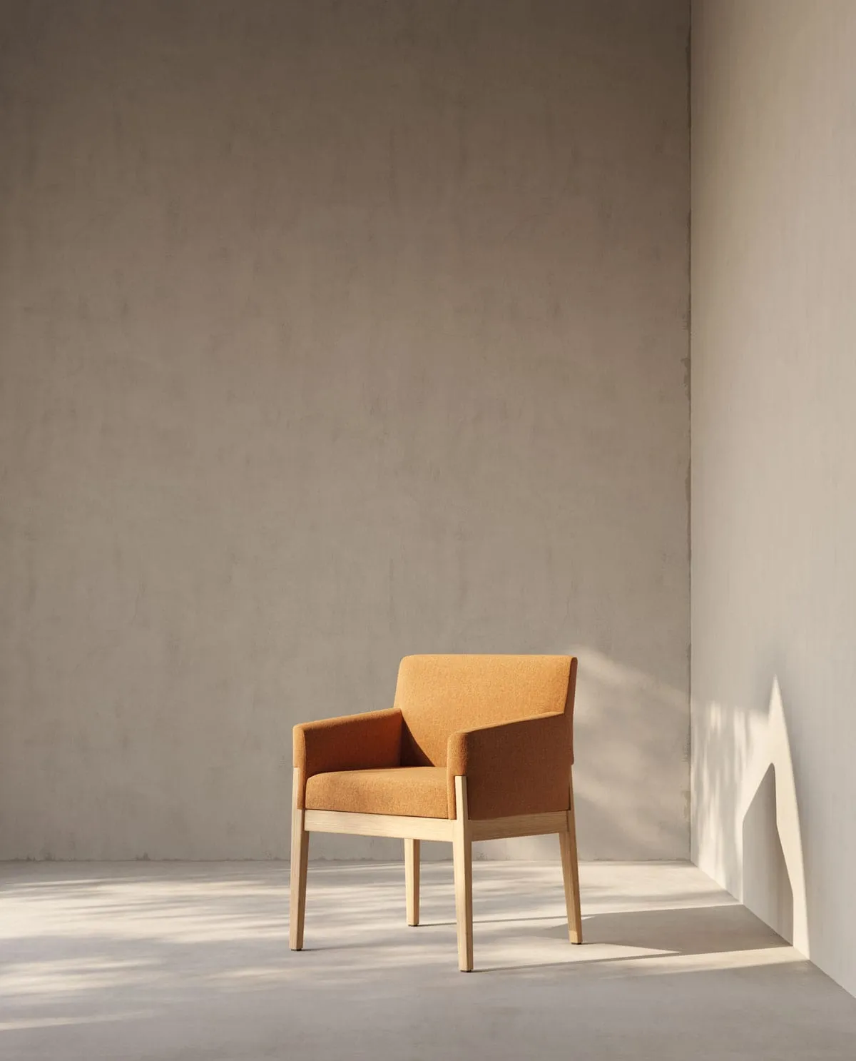 Poltroncina Stand By Armchair Frezza cuoio su gambe in rovere