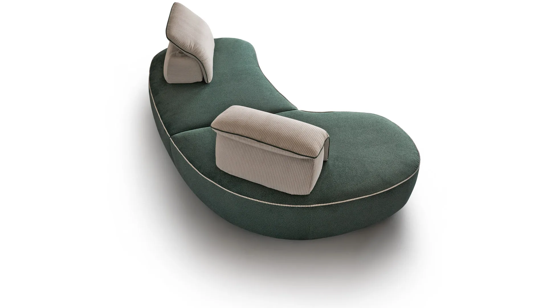 Divano Bean Aerre Divani verde visto dall'alto, con schienali beige appoggiati sulla seduta