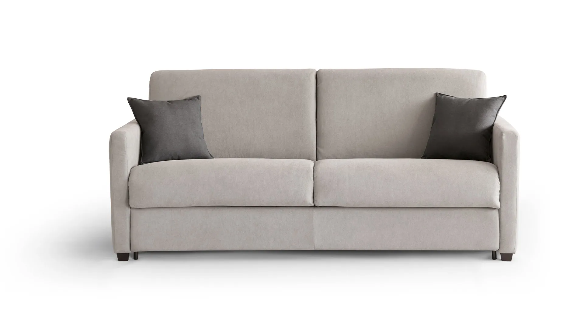 Divano letto Corinne Aerre Divani grigio perla con cuscini scuri, su fondo bianco
