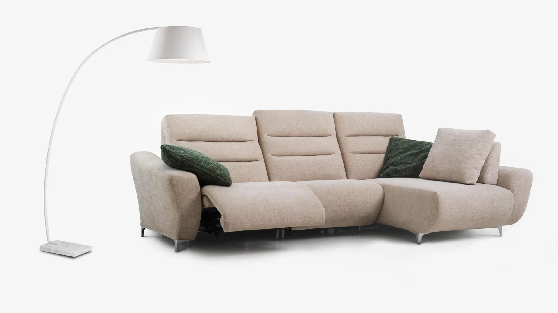 Composizione Smile Aerre Divani tortora con elemento relax aperto e lampada ad arco