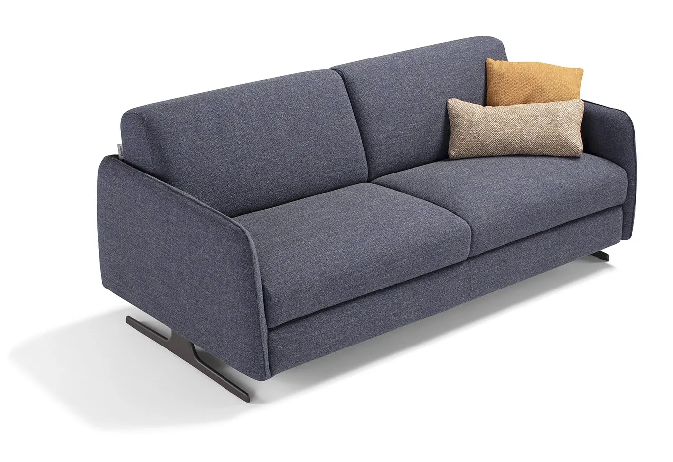 Divano letto Revival Dienne di tre quarti con fianco arrotondato e piede a lama