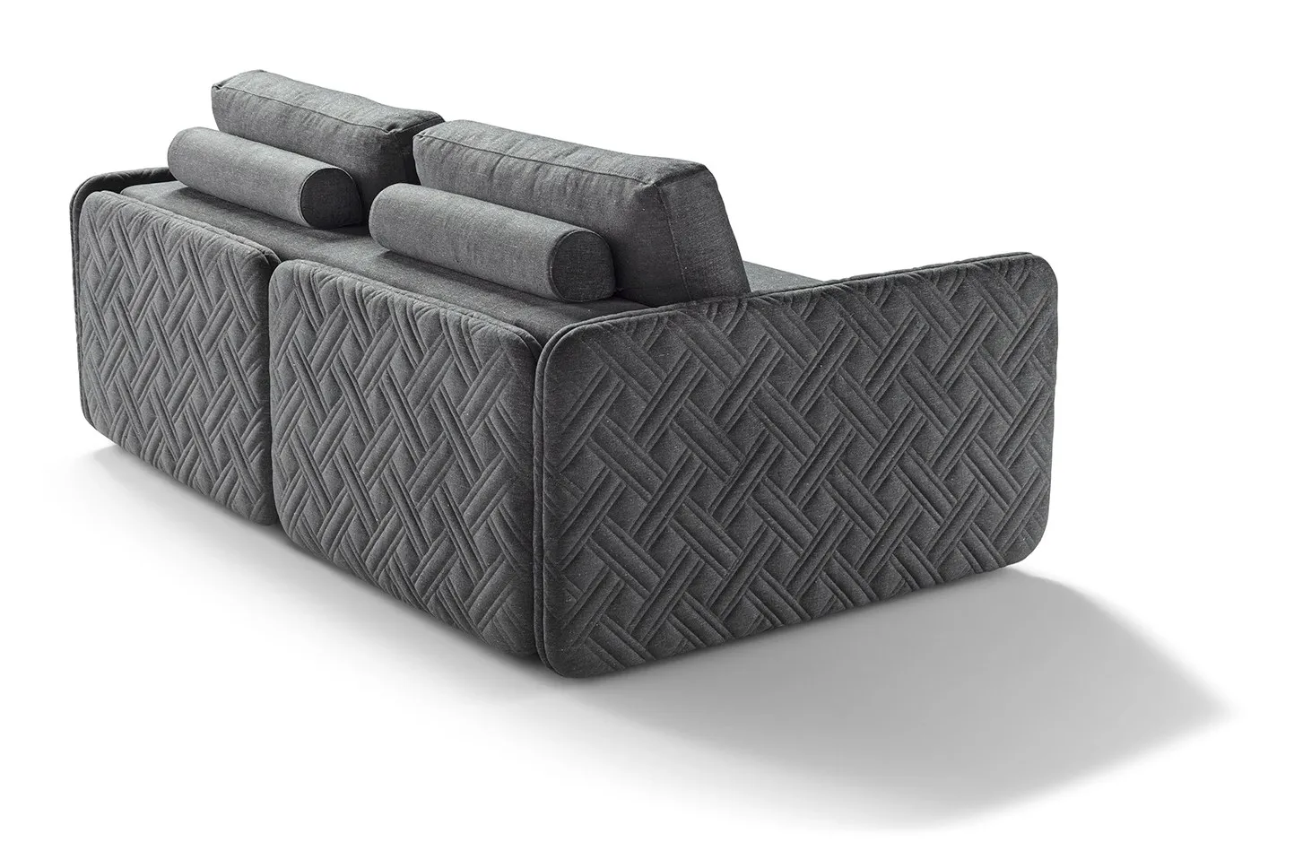 Retro del divano letto Lia Dienne con la trapuntatura geometrica e i rulli dello schienale