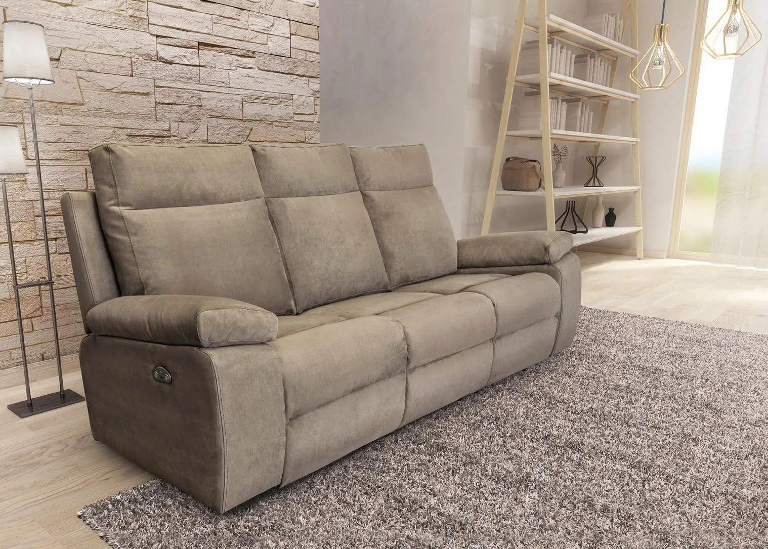 Divano recliner tre posti Urban Style Imba in tessuto tortora su tappeto grigio