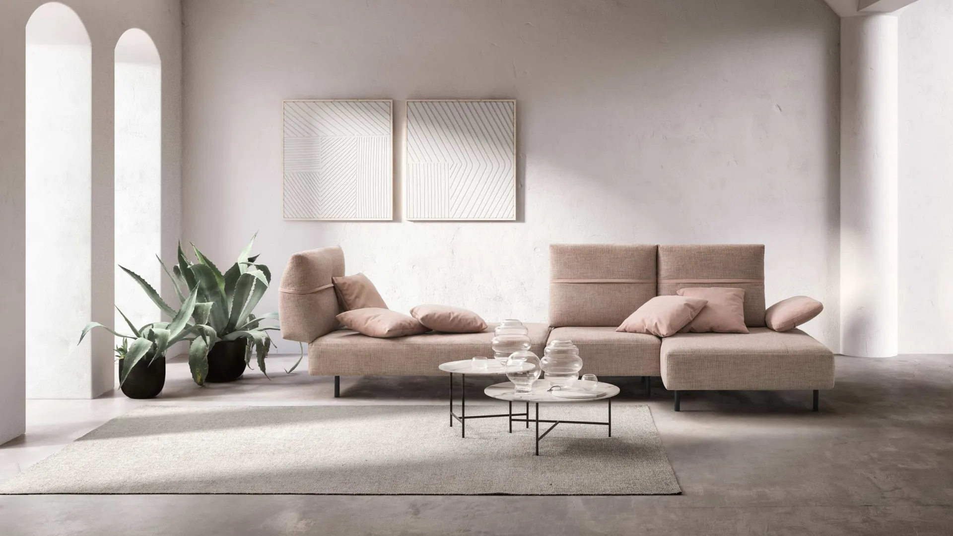 Divano Pull Samoa lineare in tessuto rosa cipria con schienali regolati ad altezze diverse