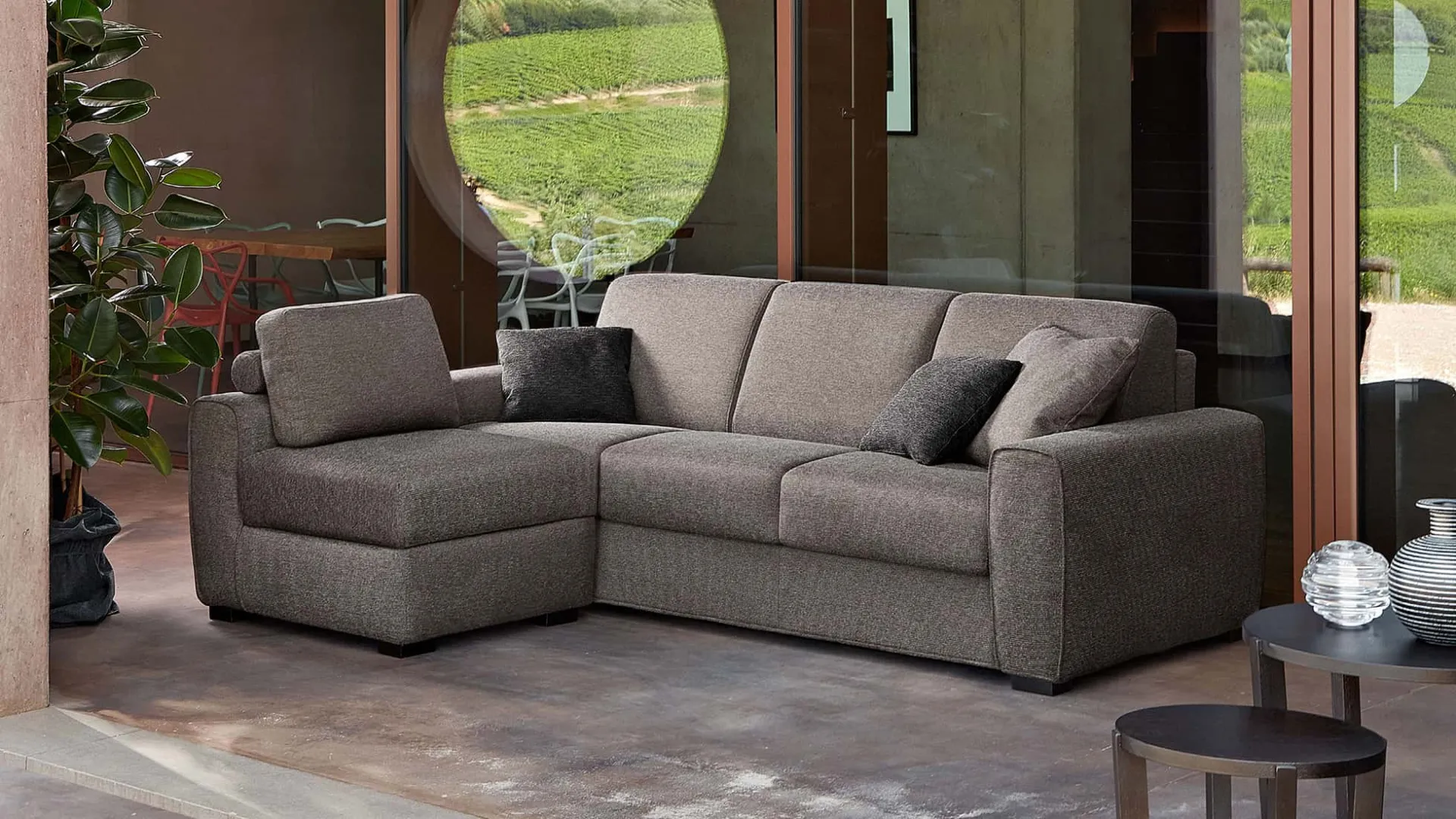 Divano letto Sirmione Rosini grigio con chaise longue