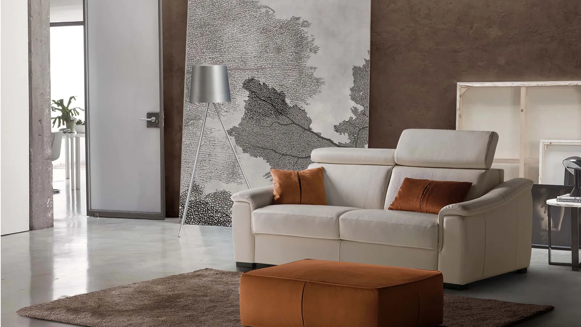 Divano letto Sirmione Rosini avorio con poggiatesta e pouf arancio