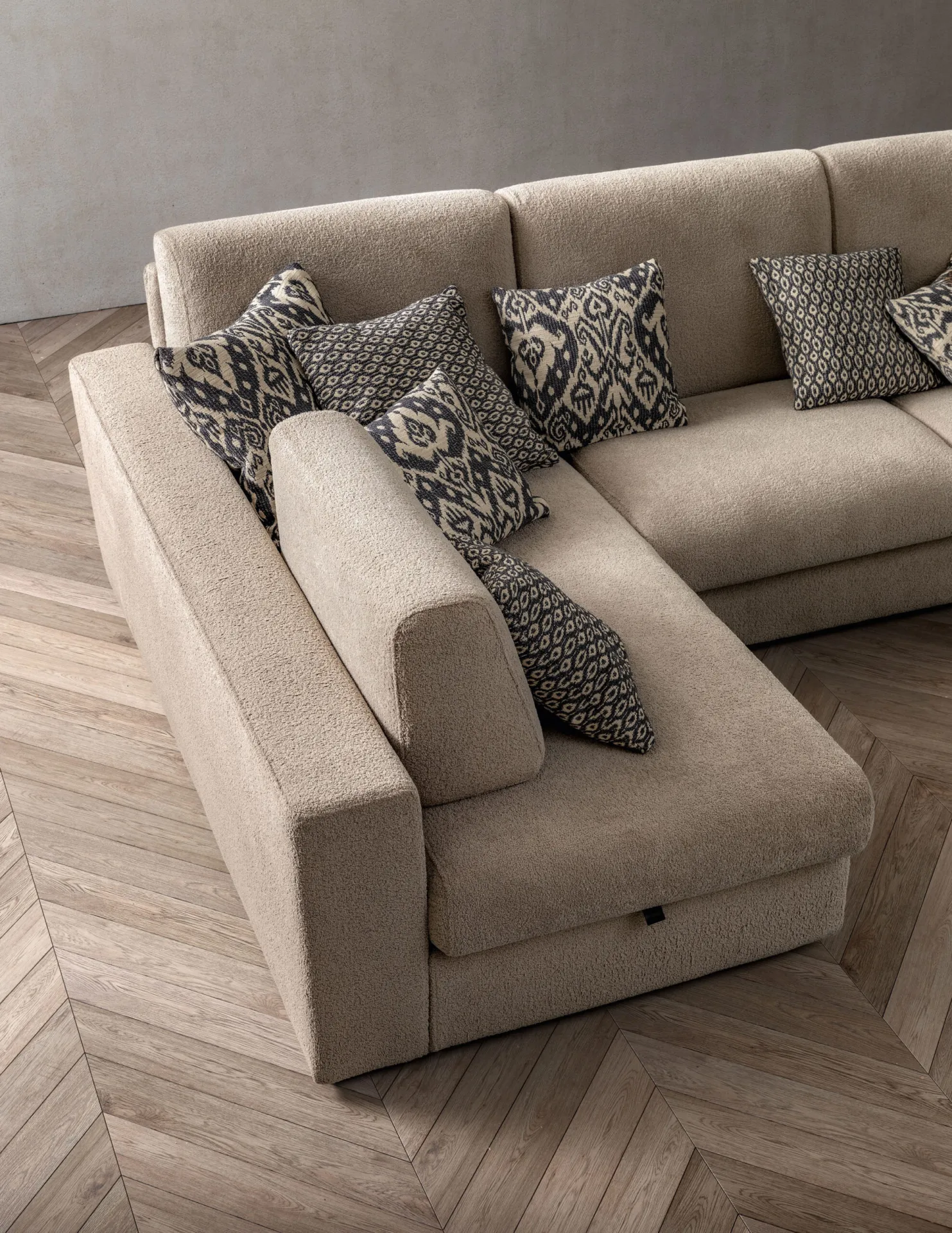 Divano letto Cliff Samoa beige visto dall'alto con il cuscino laterale della penisola