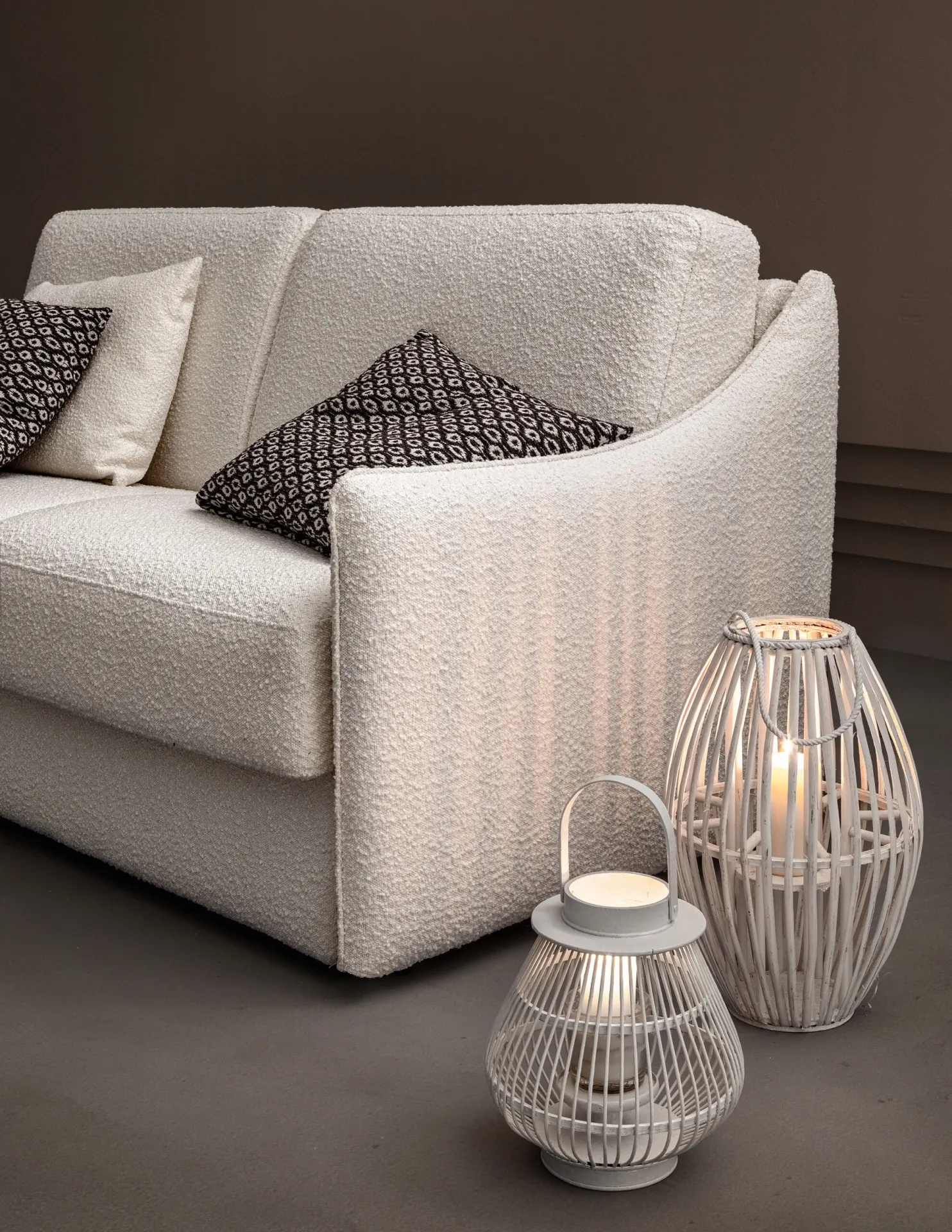 Bracciolo curvo del divano letto Domus Samoa in bouclé bianco