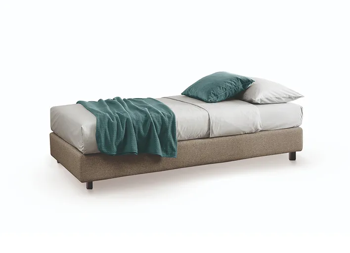 Divano Oriente San Lorenzo aperto come letto singolo