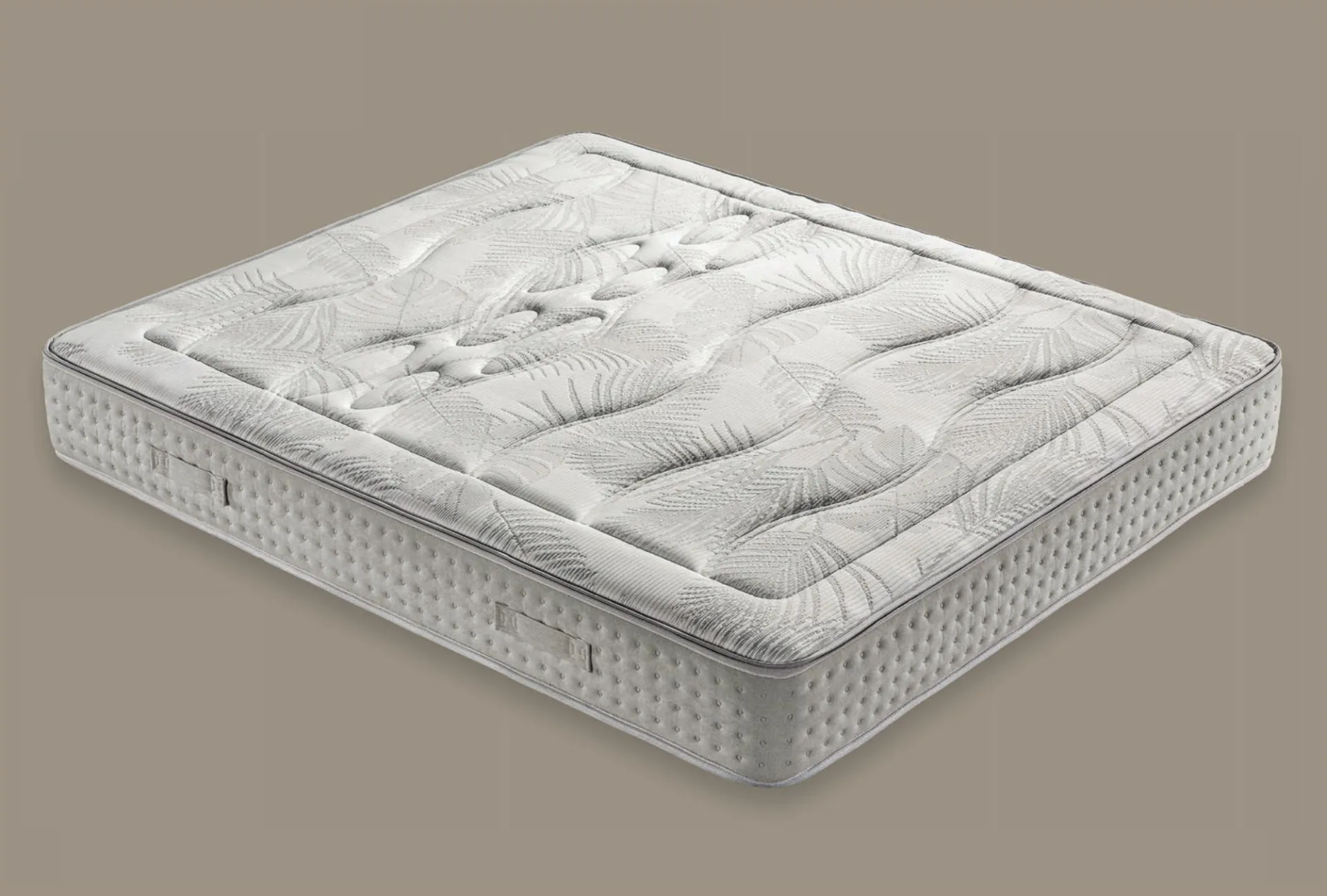 Materasso memory Air Memory Manifatture dell'Adriatico con trapunta e fascia trapuntata chiara
