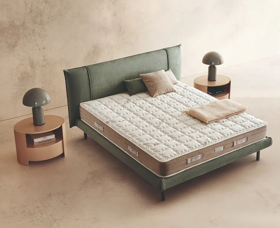 Materasso Harmony Fresh 6.0 San Lorenzo sul letto Armonia con testiera verde