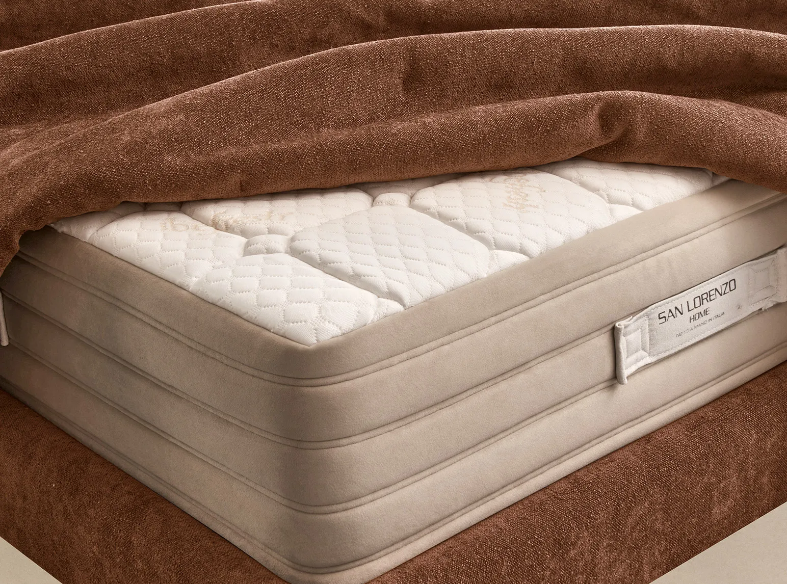 Angolo del materasso Idra Fresh 6.0 San Lorenzo con fascia vellutata e maniglie