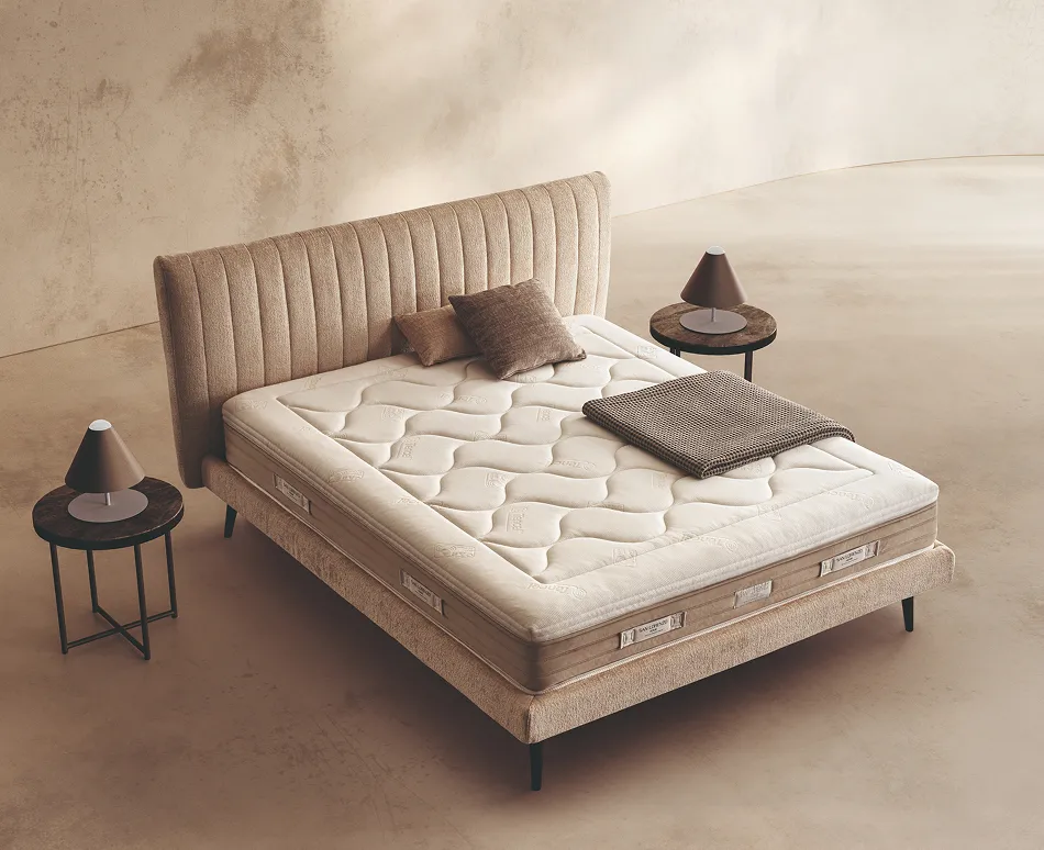 Materasso Platinum Fresh 6.0 San Lorenzo sul letto Goccia con testiera tonda