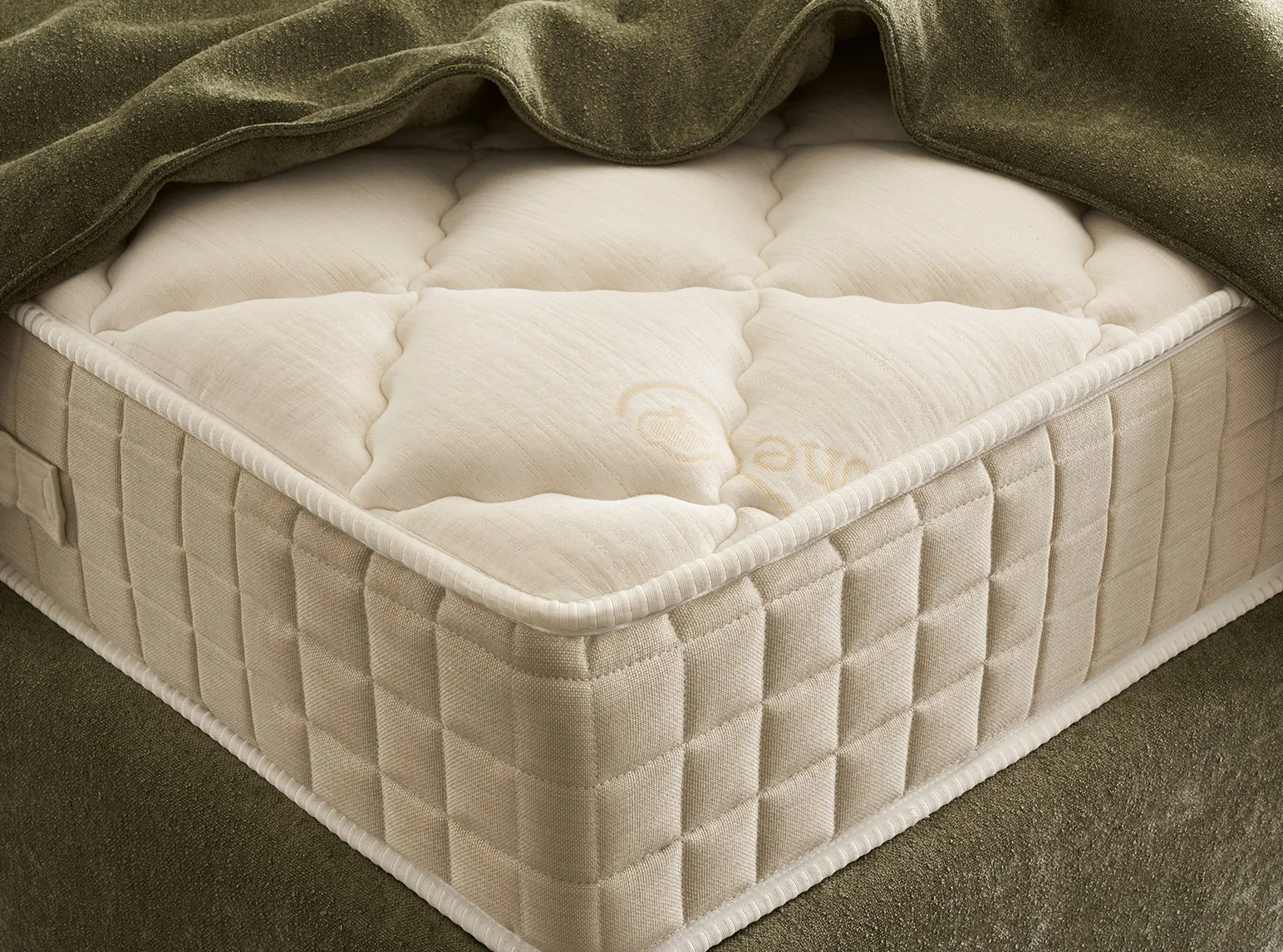 Particolare del materasso Incanto Memory 6.0 San Lorenzo con tessuto in cotone