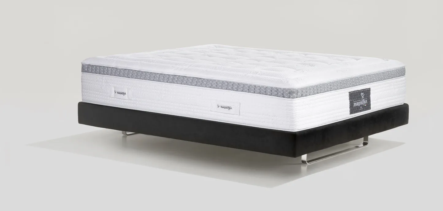Materasso Audace Armonia Memoform Dual 12 Magniflex bianco con profilo grigio, di tre quarti