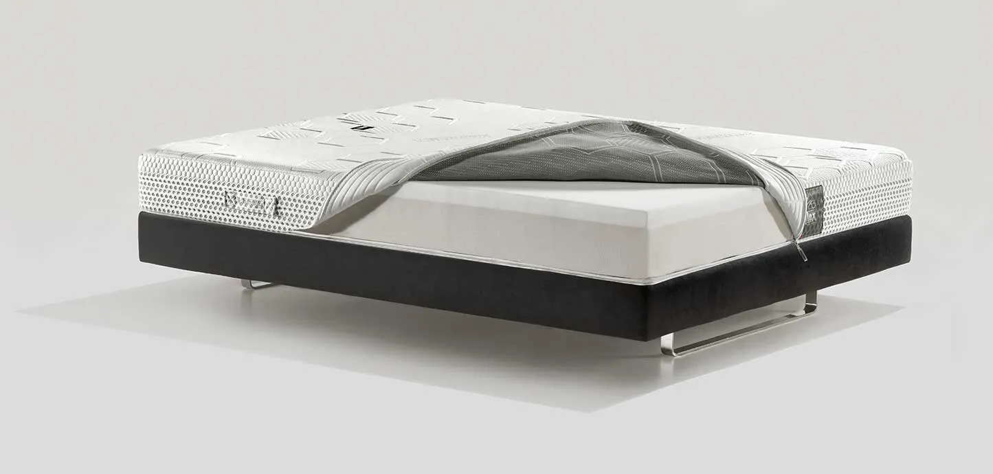 Materasso Massaggio Comfort Plus Magniflex sfoderato a metà, con la lastra bianca in Memoform
