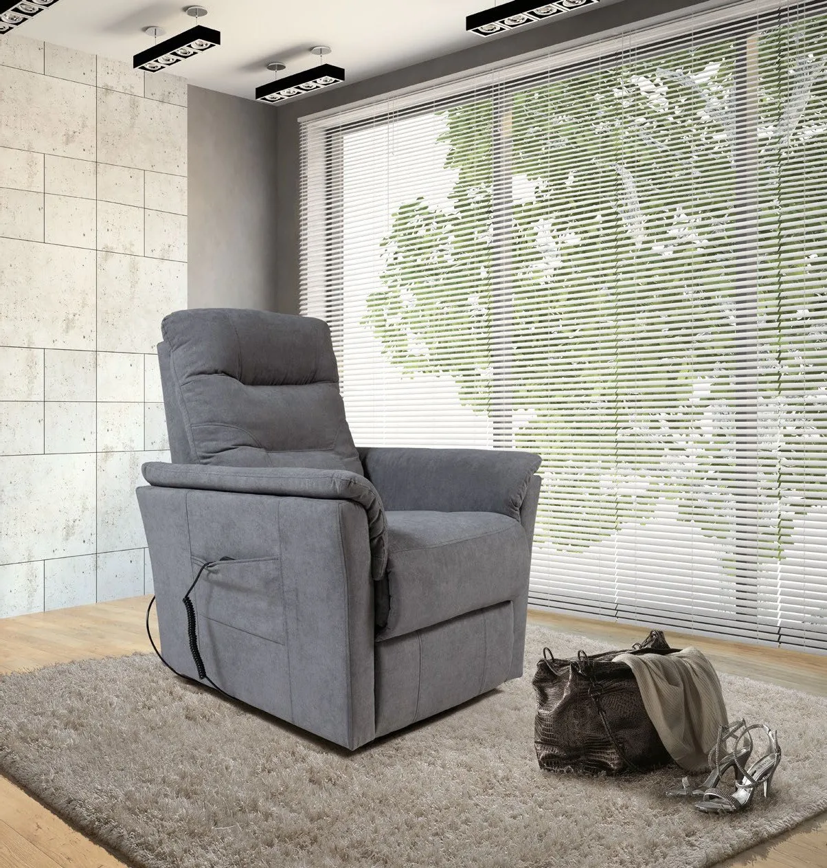Poltrona recliner con alzapersona Urban Style Imba grigia su tappeto chiaro