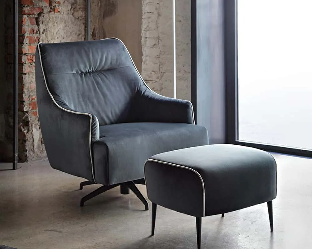 Poltrona Urbino Rosini antracite con pouf coordinato