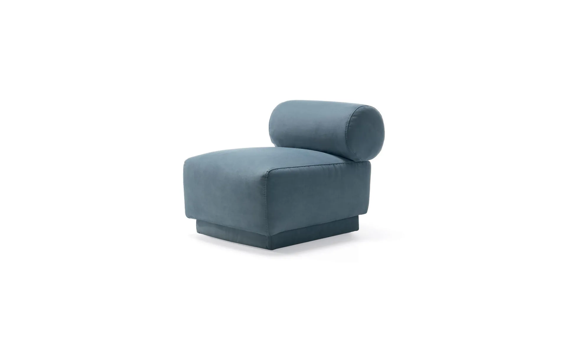 Poltroncina Eos Rosini in tessuto azzurro su fondo bianco